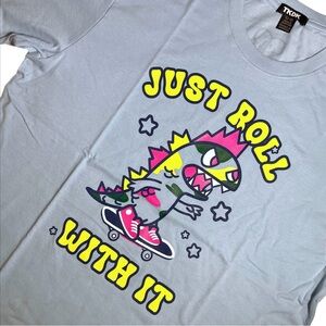 Tokidoki Camo Kaiju Skateboarding Just Roll With It T-Shirt Men’s Large Tee NWT